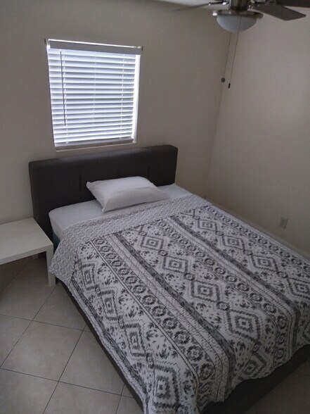 Bedroom 2 - 709 Wisteria Ave