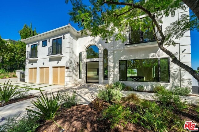 Building Photo - 12001 Crest Ct