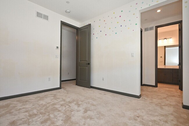 Building Photo - $5,190 - GORGEOUS FOUR BEDROOM HOME IN THE...