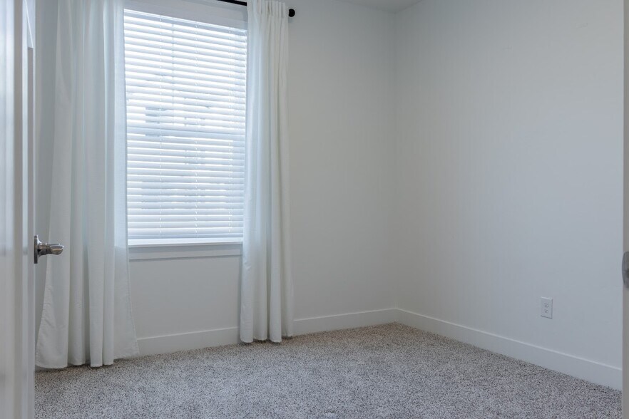 Building Photo - 3758 W 1440 N