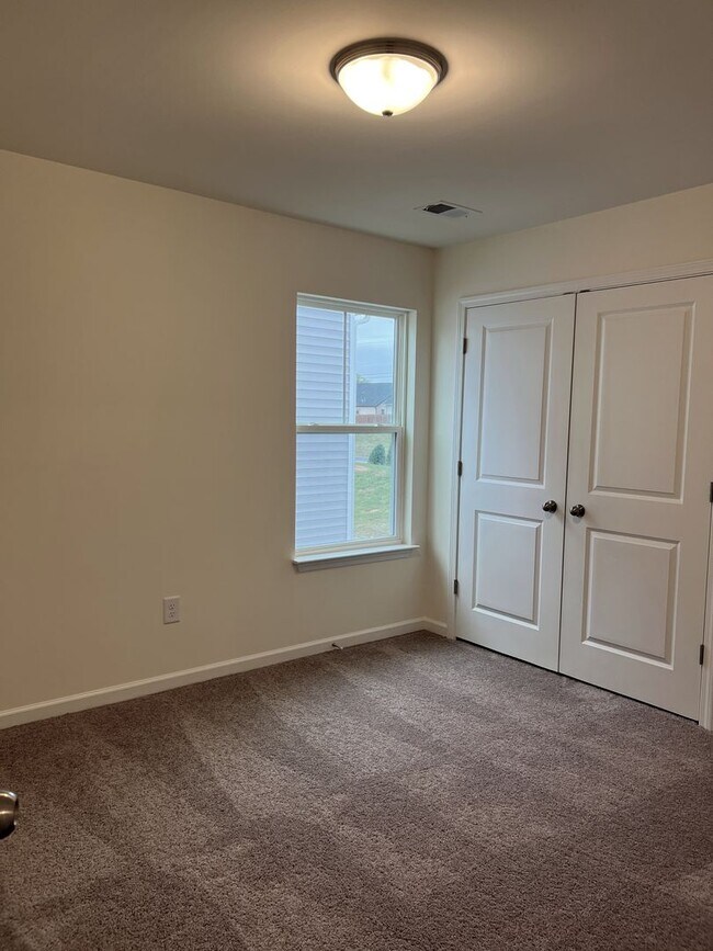 Building Photo - 6039 Haddington Dr