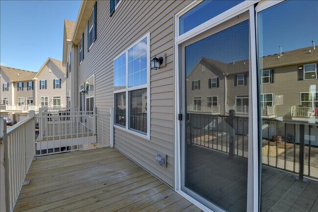 Building Photo - 1749 Carlstedt Dr