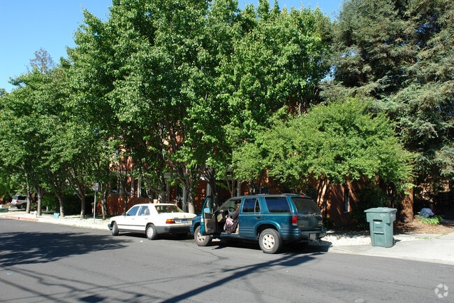 Building Photo - Concord Residential Club