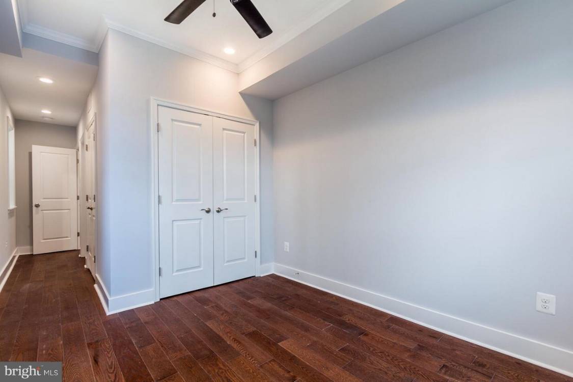 Building Photo - 9 E Fort Ave