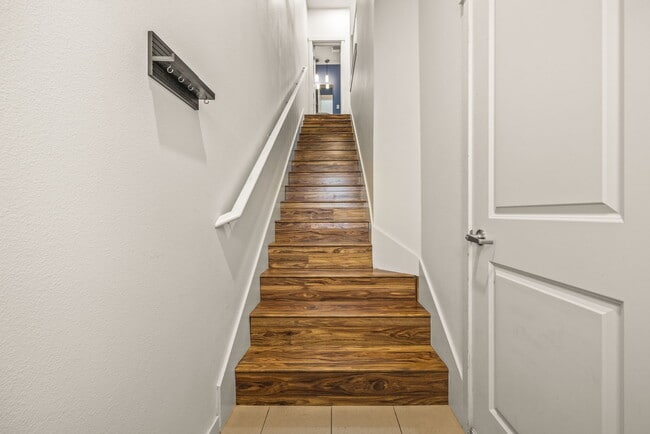 Building Photo - 2160 Yakima Ct