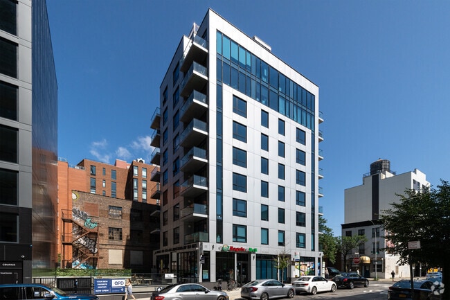 Building Photo - Queens Boro Tower