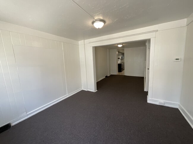 Building Photo - 443 S Duke St