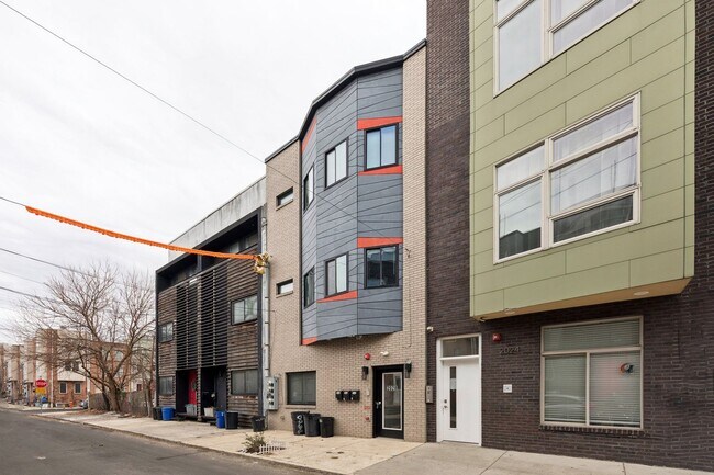 Building Photo - 2028 E Fletcher St