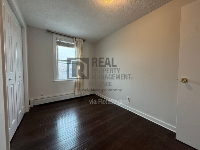 Building Photo - 2 Sea View Ave