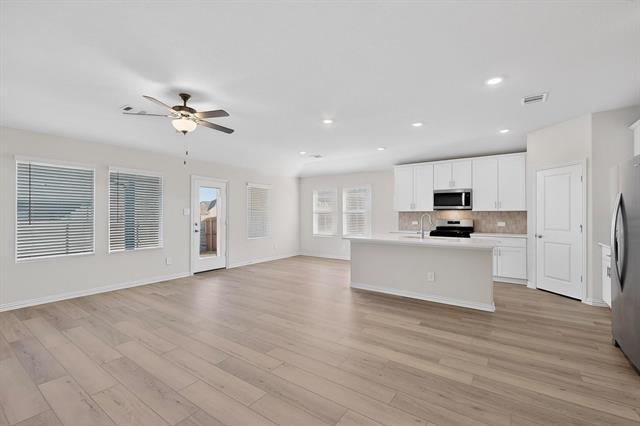 Building Photo - 504 Tidal Dr