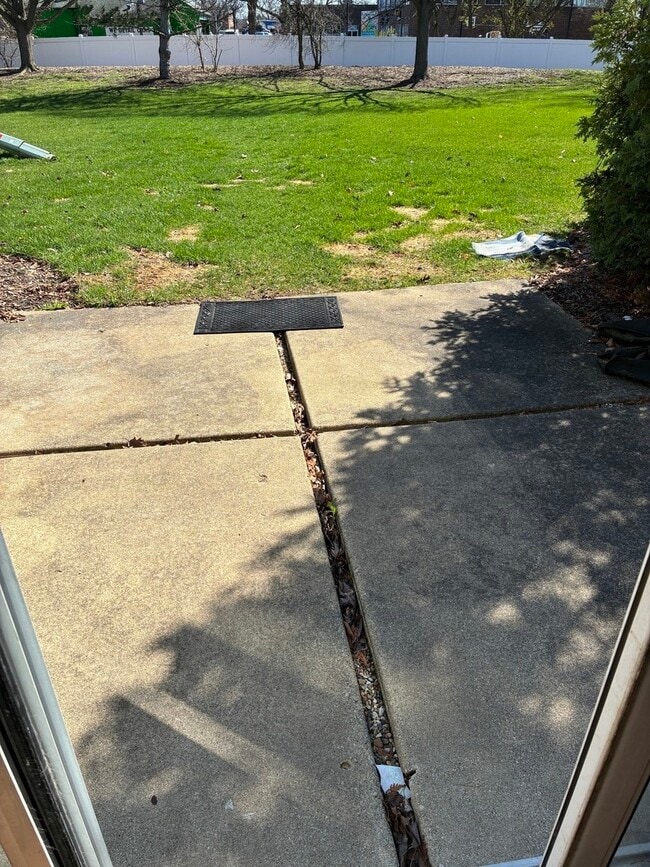 Building Photo - 1213 Cranbrook Dr