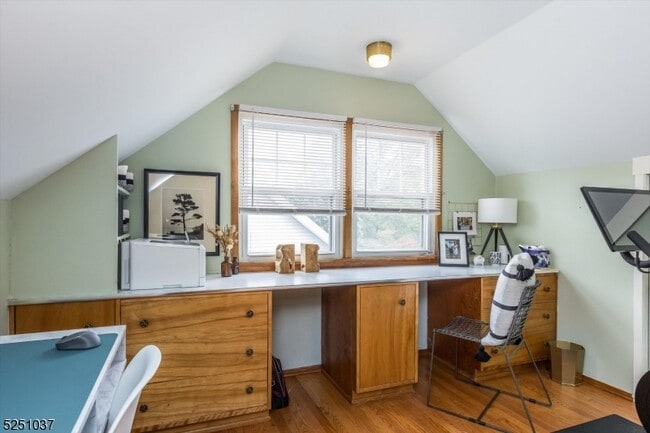 Building Photo - 75 Gordonhurst Ave