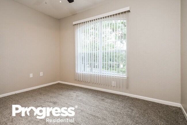 Building Photo - 2197 Lake Debra Dr