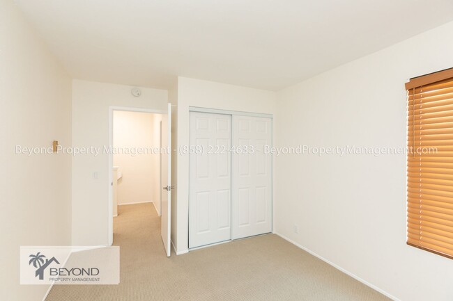 Building Photo - ***LA JOLLA CONDO***NEWLY RENOVATED***NEW ...