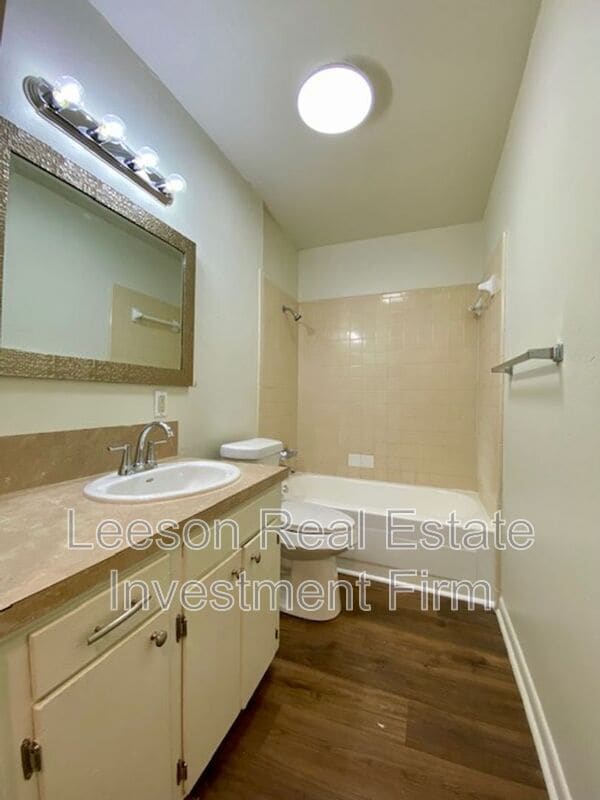 Building Photo - 134 S Greenbrook Loop