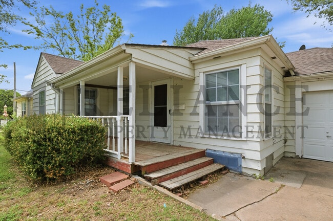 Building Photo - 571 S Roosevelt St