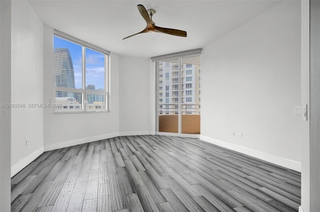 Building Photo - 808 Brickell Key Dr