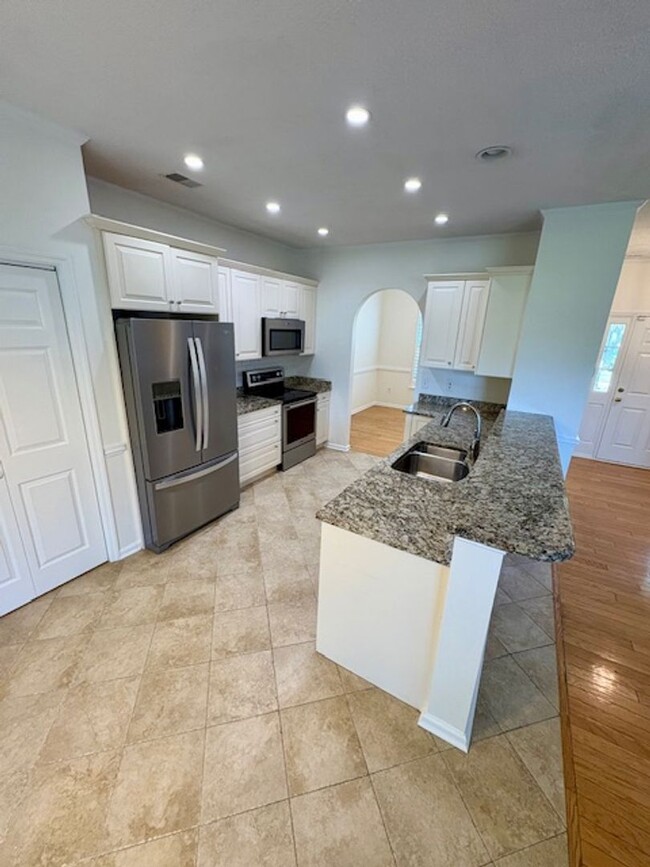 Building Photo - Lovely Updated Home in Grand Oaks