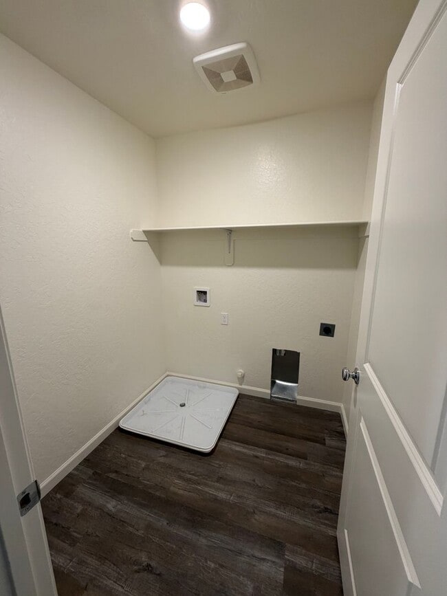 Building Photo - Beautiful New Home for rent in Tulare!