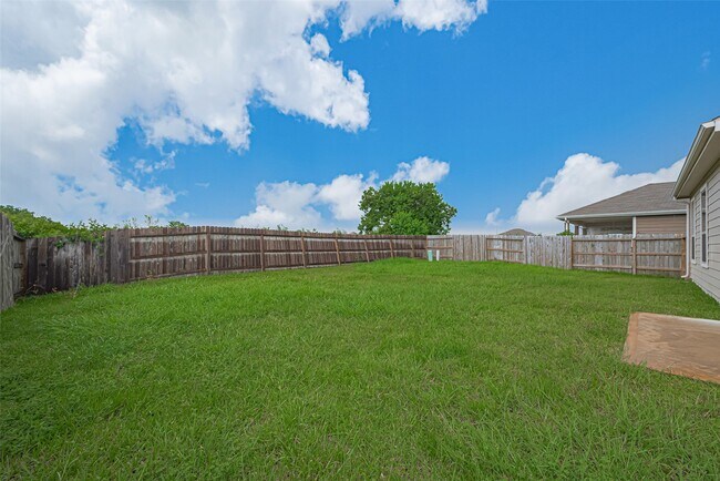 Building Photo - 5727 Texas Sage Dr