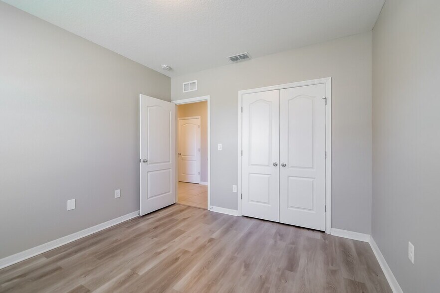 Building Photo - 5751 Marsh Landing Dr