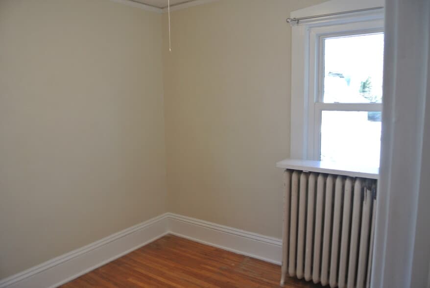 Bedroom 4 - 180 fairview ave s