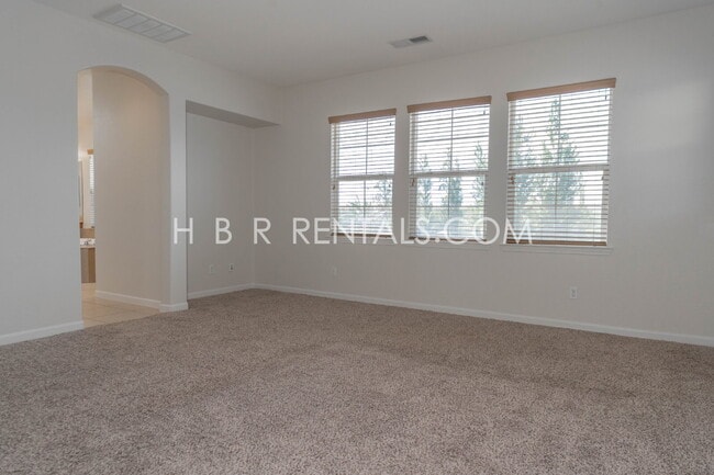 Building Photo - 521 S Altura Ct