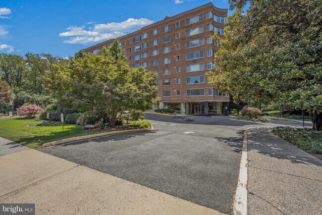 Building Photo - 4200 Cathedral Ave NW