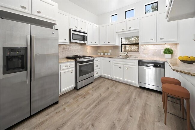 Building Photo - 7650 Springhill St