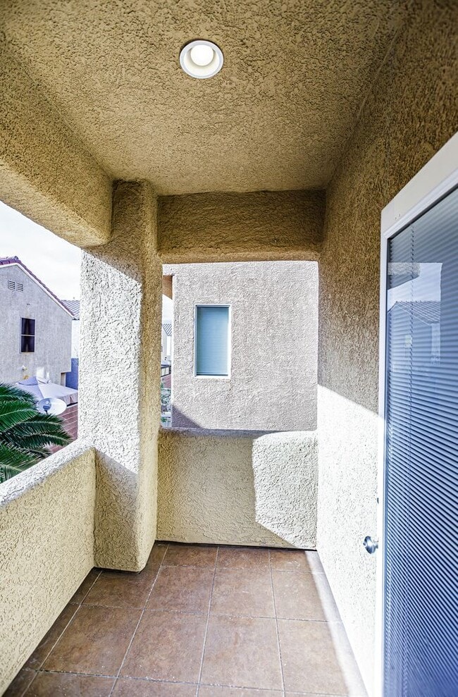 Building Photo - 3 story home