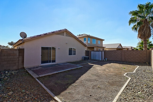 Building Photo - 12060 W Dahlia Dr