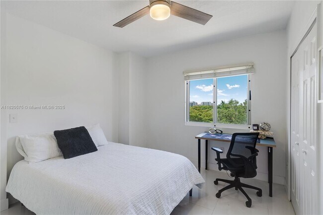 Building Photo - 3500 Coral Wy