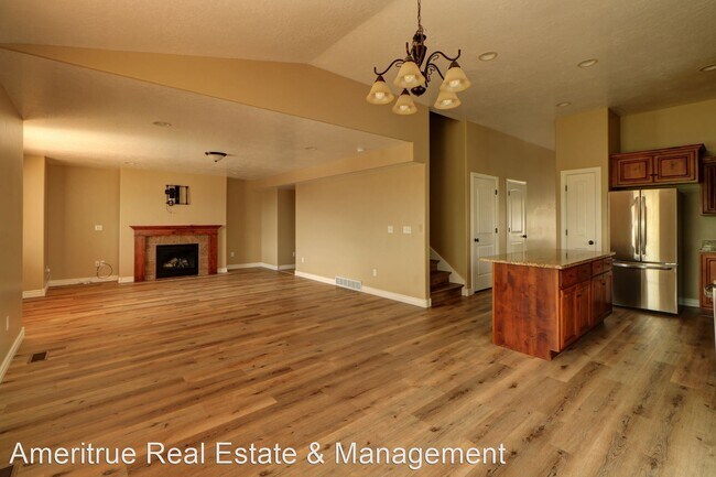 Building Photo - 5 br, 3.5 bath House - 2801 W Bear Ridge Way