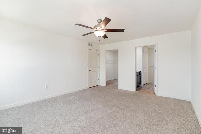 Building Photo - 1708 Fairmont Dr