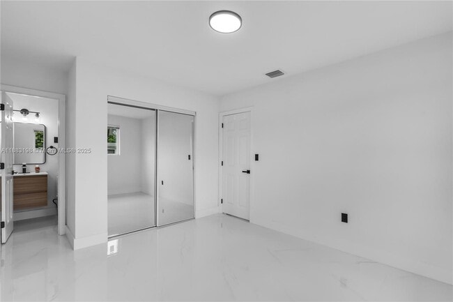 Building Photo - 741 NW 175th Dr