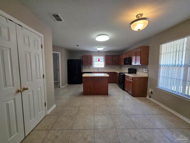 Building Photo - 6913 Hanover Ct