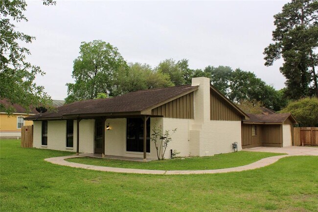 Building Photo - 17723 Mossforest Dr