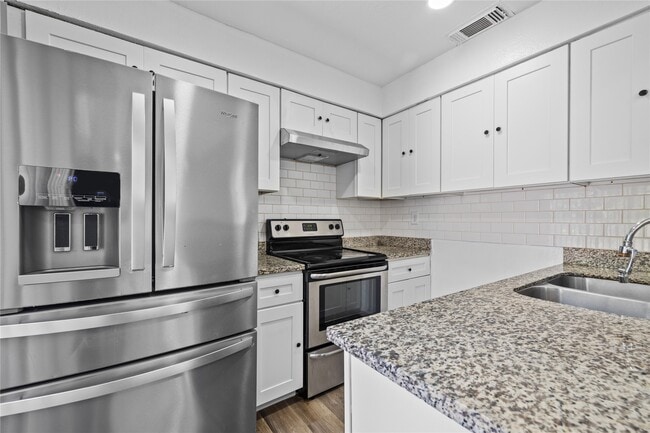 Building Photo - 13002 Greenway Chase Ct