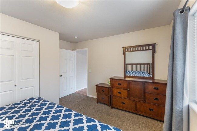 Building Photo - 4051 E Birch View Dr