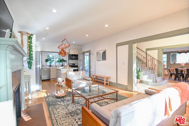 Building Photo - 1600 N Kingsley Dr