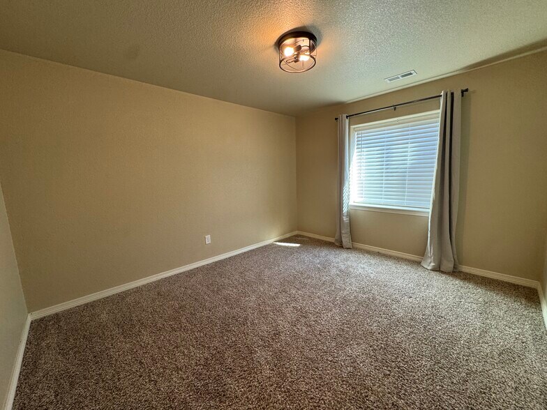 Building Photo - 977 Salmon Pond Way