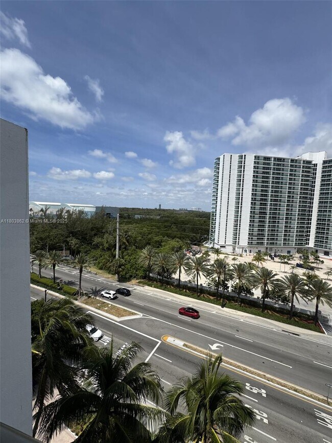 Building Photo - 15645 Collins Ave