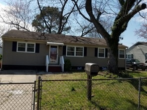 Building Photo - 12 Clemwood Pkwy