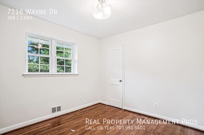 Building Photo - 7116 Wayne Dr