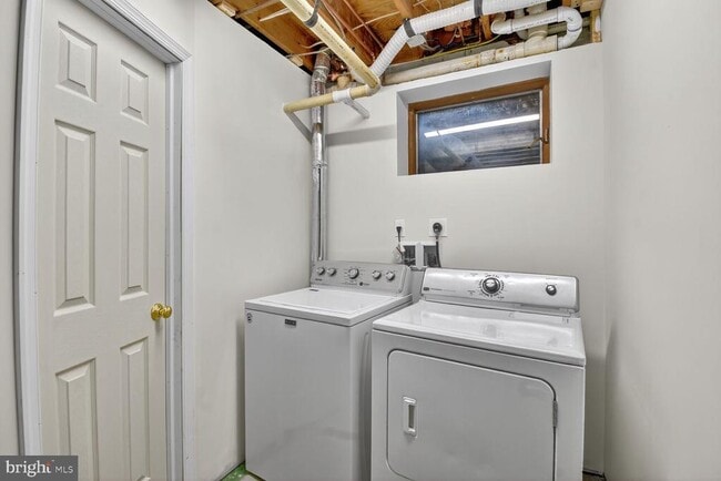 Building Photo - 3227 Ellicott St NW