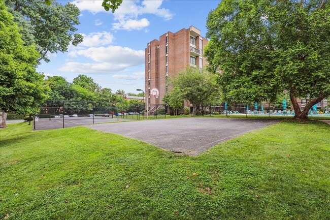 Building Photo - 9907 Blundon Dr