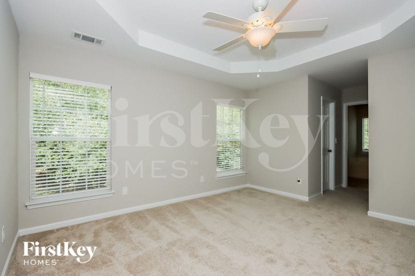 Building Photo - 105 Meandering Way Ln