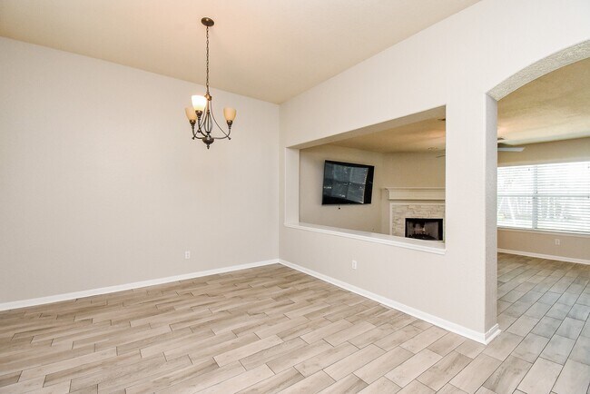 Building Photo - 14615 Cypress Cottage Ct