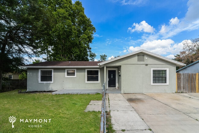 Building Photo - 1737 Hinckley Rd