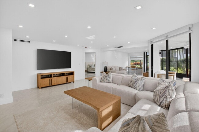 Building Photo - 15322 Strathearn Dr